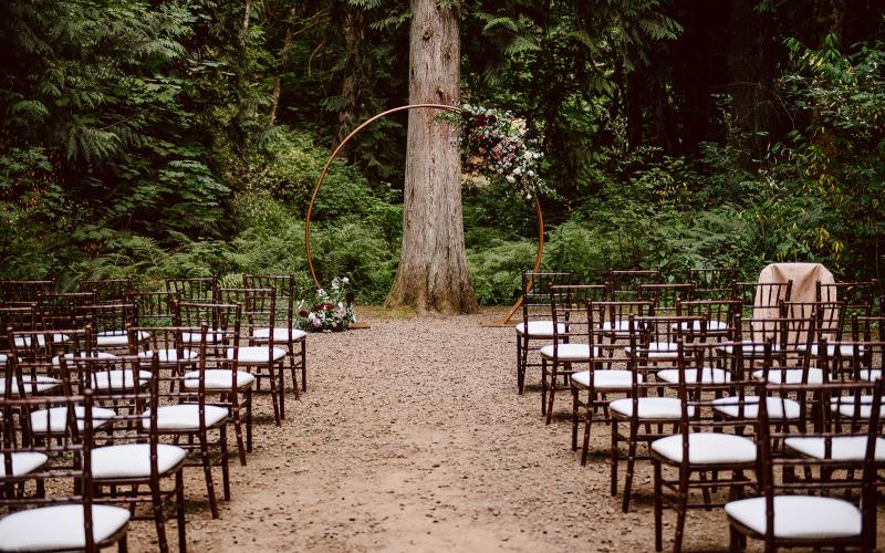 forested wedding ceremony / photo by Venture Ever After