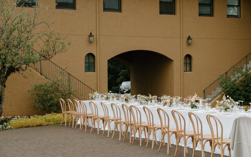 photo of long reception table at black walnut inn