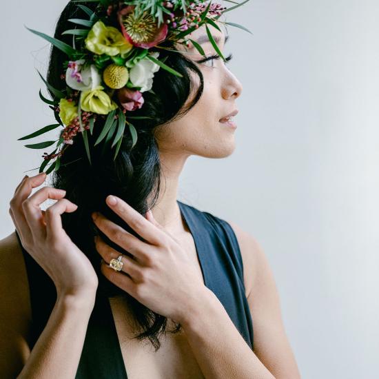 Wire crown with cluster of blooms and foliage