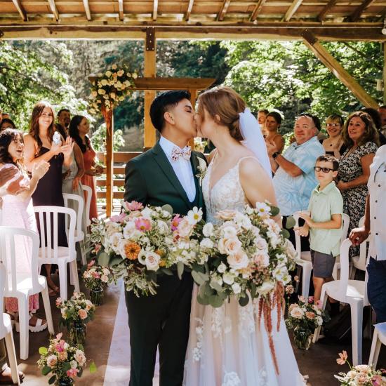 end of aisle kiss