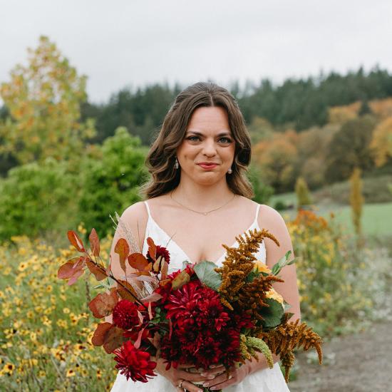 bride holding bouquet